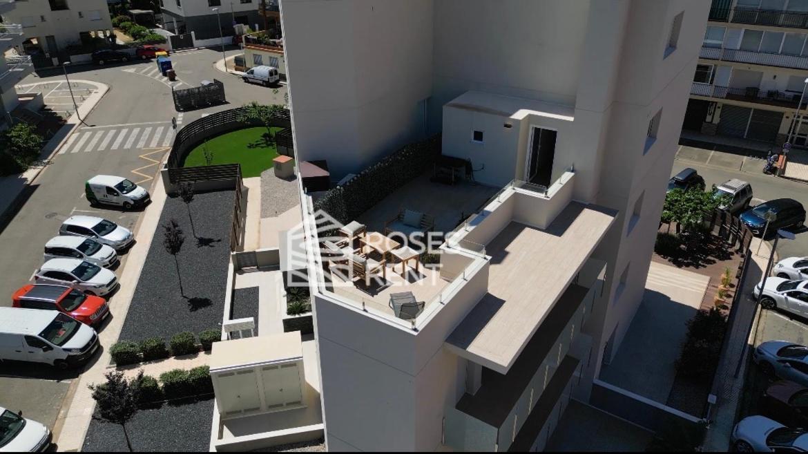 M A R I V E N T With Bathroom And Terrace 50 M2 Appartamento